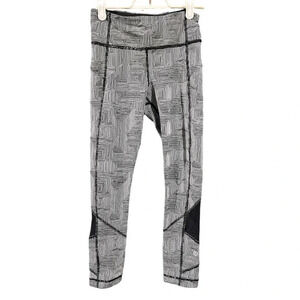 Lululemon size 2 crop leggings. Excellent condition